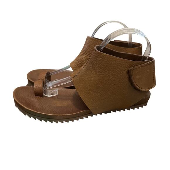 Pedro Garcia Vania Toe Ring Leather Sandals Brown Size  9 *FLAW* - Picture 1 of 8